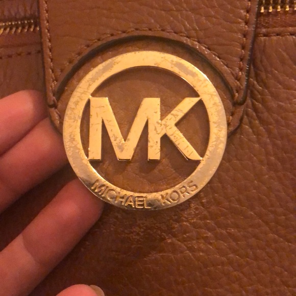 COPY - MK small crossbody *HAS FLAWS* - Picture 2 of 8